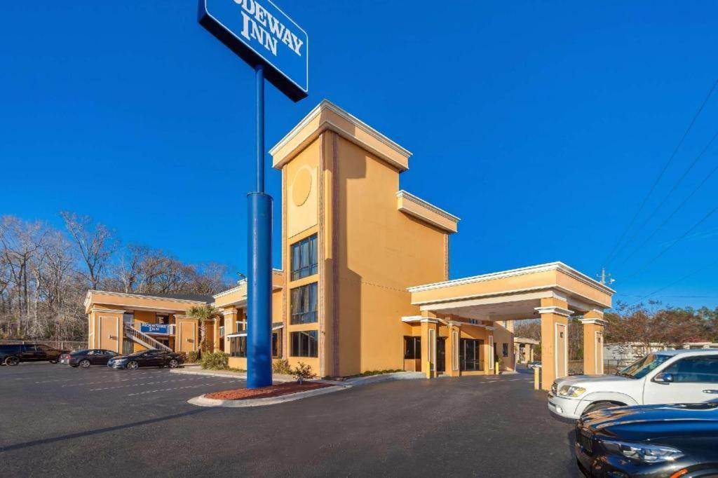 Rodeway Inn ลัมเบอร์ตัน ภายนอก รูปภาพ