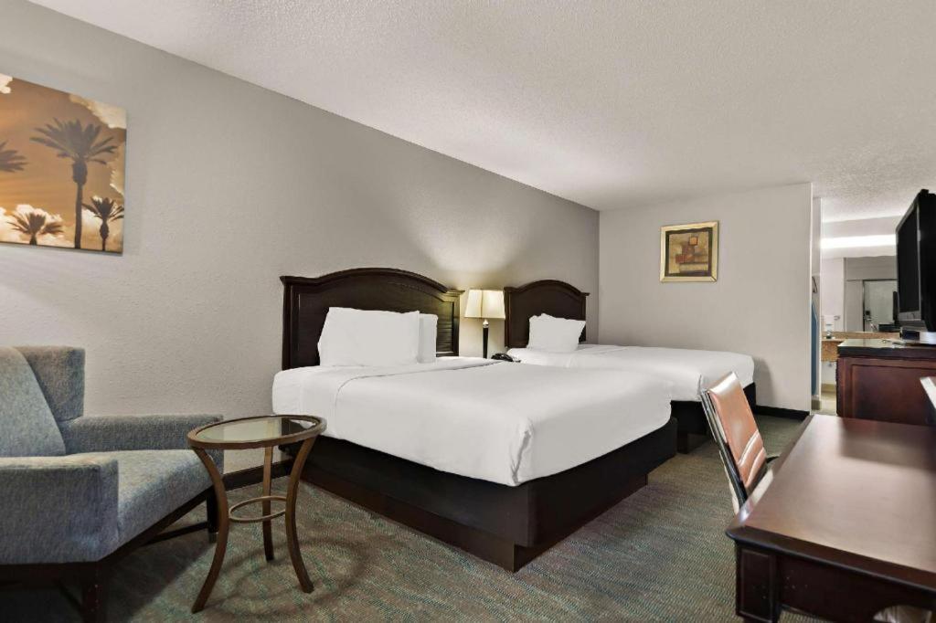 Rodeway Inn ลัมเบอร์ตัน ภายนอก รูปภาพ